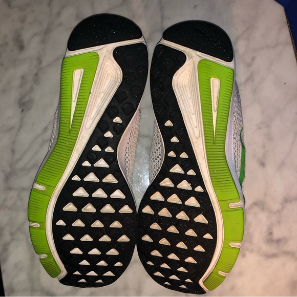 Nike Quest Mens Running Shoes Sneakers White Grey Lime Green Swoop Sz 11.5 - Picture 13 of 13